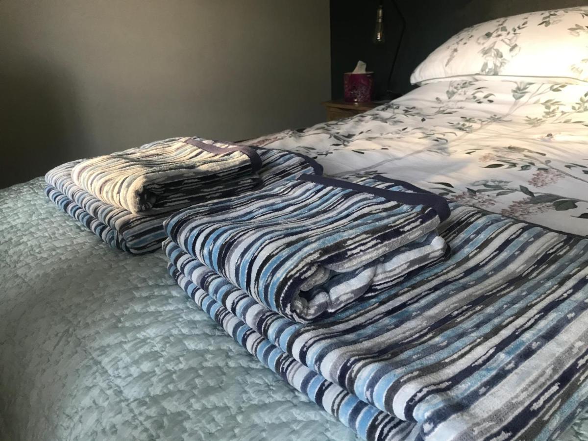 Corner House Luxury Bnb Little Dunmow Dış mekan fotoğraf