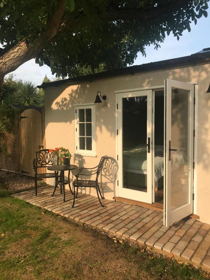 Corner House Luxury Bnb Little Dunmow Dış mekan fotoğraf