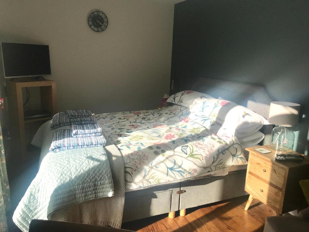 Corner House Luxury Bnb Little Dunmow Dış mekan fotoğraf