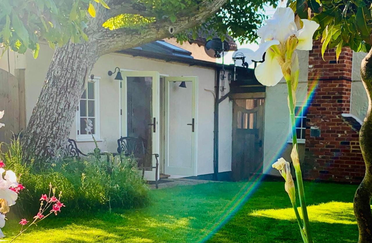 Corner House Luxury Bnb Little Dunmow Dış mekan fotoğraf